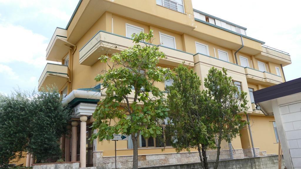 Hotel L'Ulivo Mirabella Eclano Zewnętrze zdjęcie